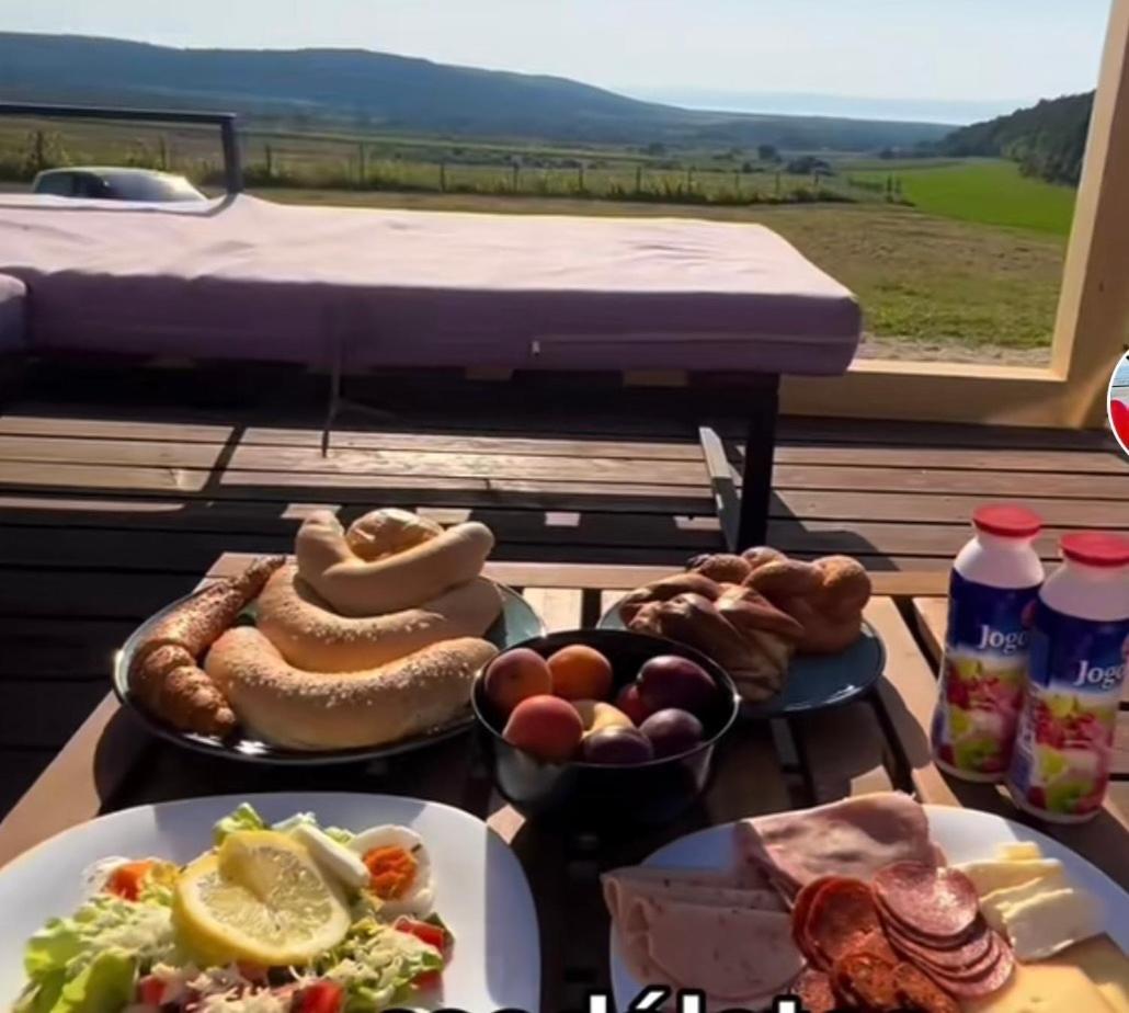Baladome * Dörgicse